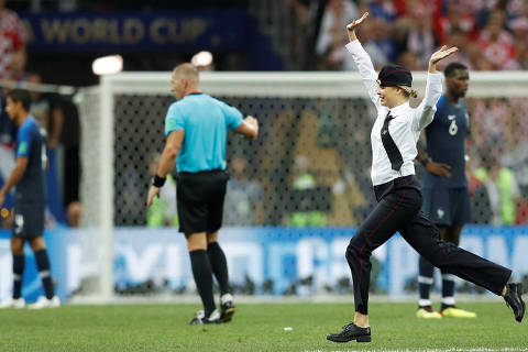 Soccer Football - World Cup - Final - France v Croatia - Luzhniki Stadium, Moscow, Russia - July 15, 2018  A pitch invader during the match      REUTERS/Darren Staples ORG XMIT: AI