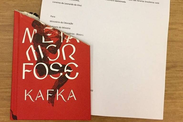 Livraria corta pedaço de clássico de Kafka e manda para ministro da Educação