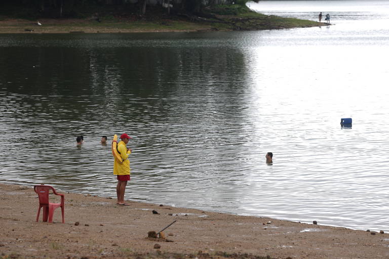 Prainha de represa sofre com falta de infraestrutura e sujeira