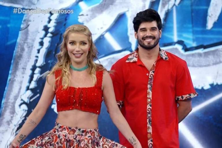 Retirada de máscara na Dança dos Famosos gera controvérsias