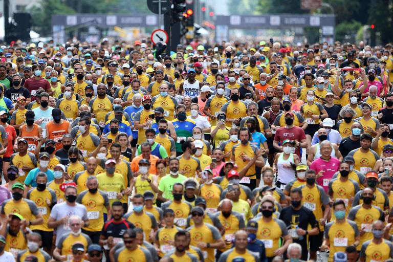 Corredores participam da 96ª edição da Corrida Internacional de São Silvestre