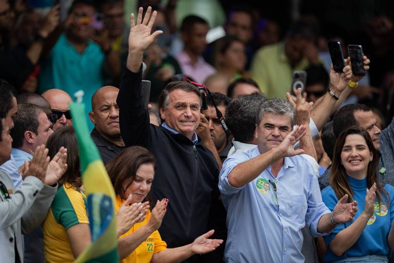 Bolsonaro cogita para Governo do RJ inelegível de clã associado a fraude em cartão de vacina