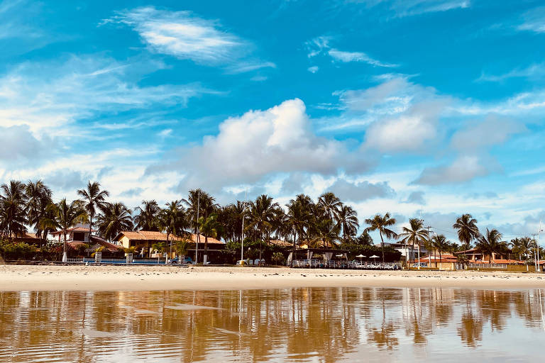 Piscinas naturais e vento para kitesurfe fazem a mistura atraente da praia de Flecheiras