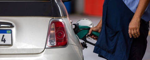 SÃO PAULO, SP, 01.03.2023 - Preço de posto de posto de gasolina reajustado nesta manhã, na avenida Sumaré, em Perdizes, zona oeste de São Paulo. (Foto: Danilo Verpa/Folhapress, MERCADO)