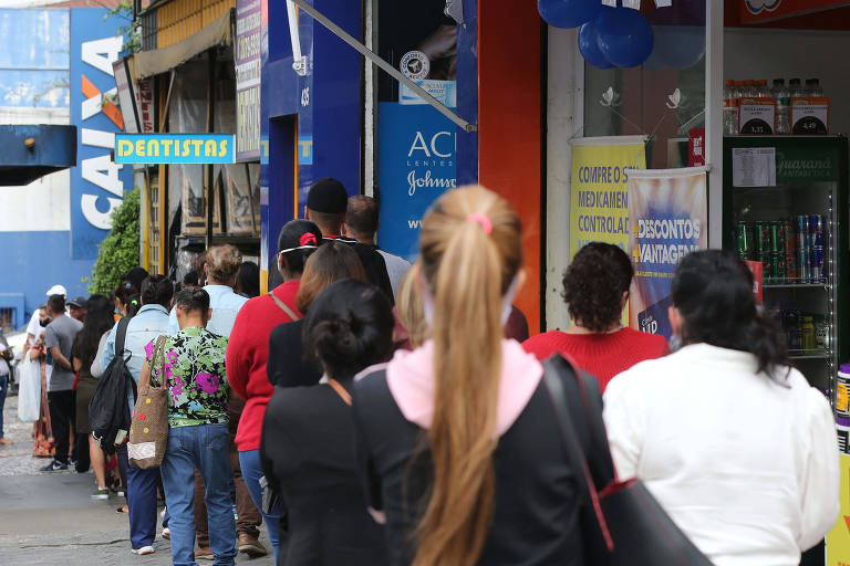 Trabalhadores reclamam de bloqueio no saldo do FGTS; saiba consultar