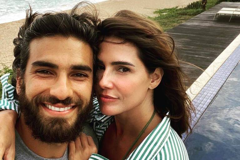 Deborah Secco revela frequência sexual com o marido e choca Sabrina Sato