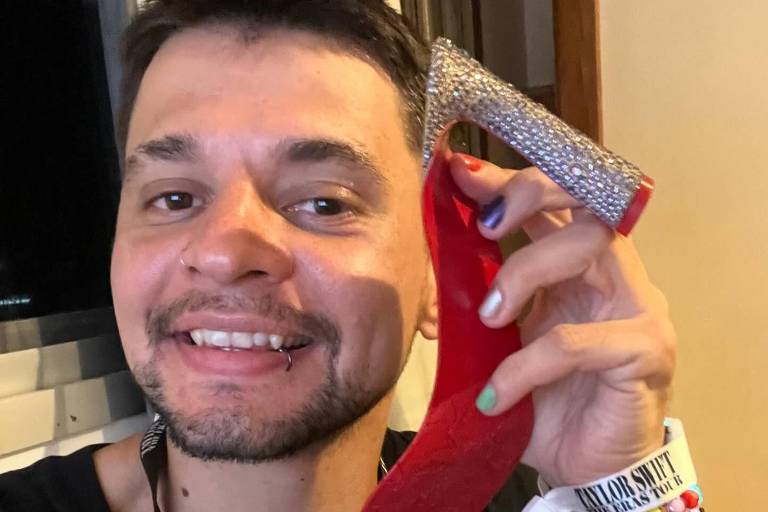 Christian Louboutin pagou tratamento de câncer da minha prima, diz brasileiro fã de Taylor Swift