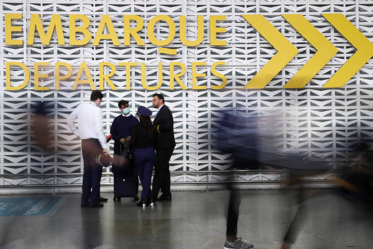 Migrante retido no aeroporto de Guarulhos morre após passar mal; Defensoria fala em condições insalubres