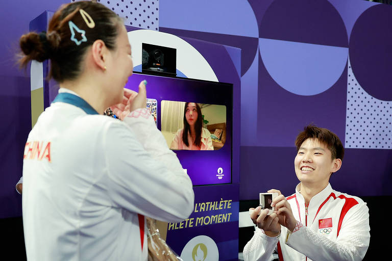 Jogadora de badminton da China é pedida em casamento após conquistar medalha de ouro