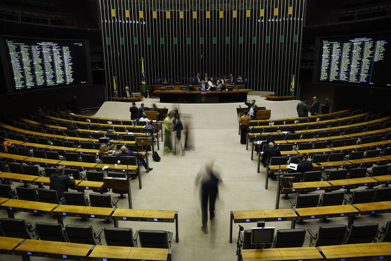 Câmara aprova projeto que cria novas regras para emendas após pressão do STF