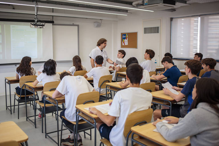 Escolas reforçam carga horária e aplicam bateria de simulados para vestibular e Enem