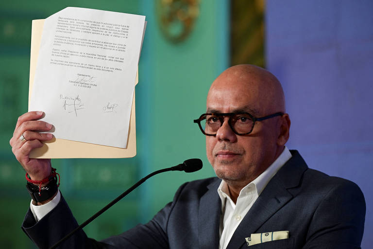 González diz ter sido coagido a assinar carta em que teria acatado vitória de Maduro