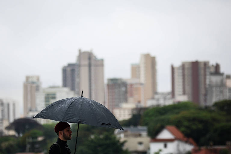 Primeiro dia do Enem 2024, no domingo (3), terá chuva em grande parte do país