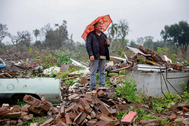 Rastros de destruição fazem parte da paisagem de Cruzeiro do Sul