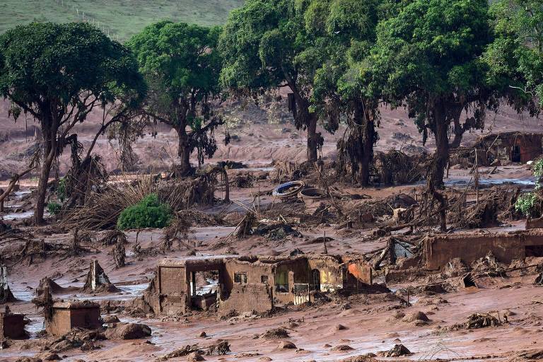 Vitimas da Boate Kiss, do Ninho do Urubu e de Brumadinho protestam contra absolvição em caso Mariana