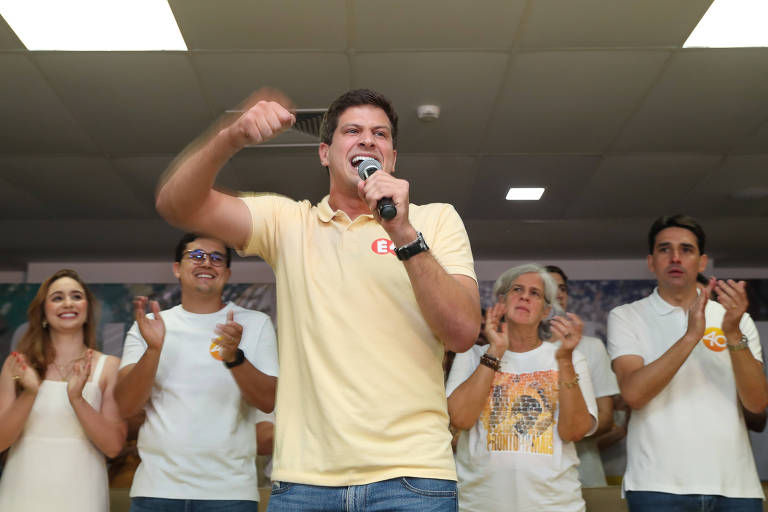 João Campos (PSB) é reeleito prefeito do Recife