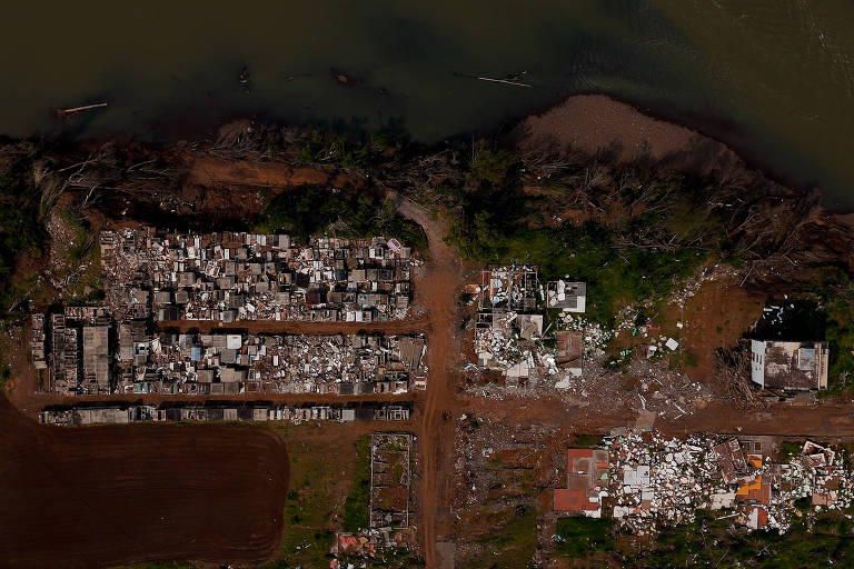 Grupos locais tentam acelerar construção de moradias após enchentes no RS