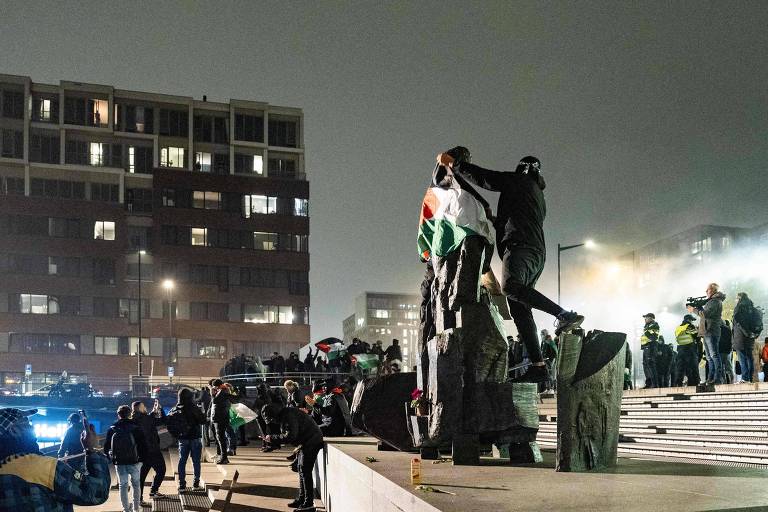 Amsterdã proíbe protestos por três dias após ataques contra torcedores israelenses