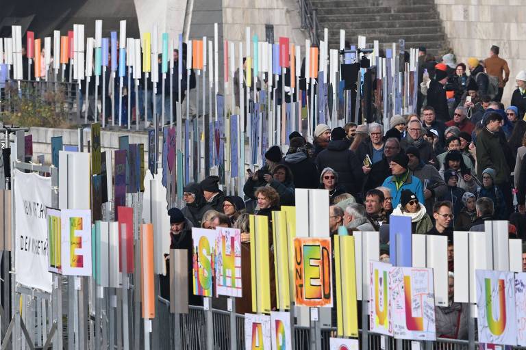 Mundo não parece muito melhor agora, dizem alemães 35 anos após a queda do muro