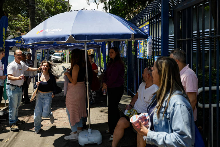 Enem tem questões sobre vacina da Covid e microplásticos no 2º dia de prova