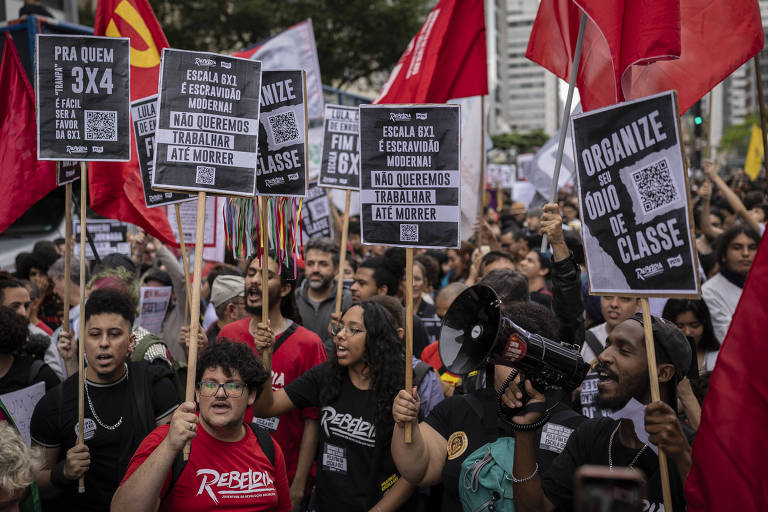 Ato por fim da escala 6x1 reúne movimentos de esquerda e tem crítica a ministro de Lula em BH