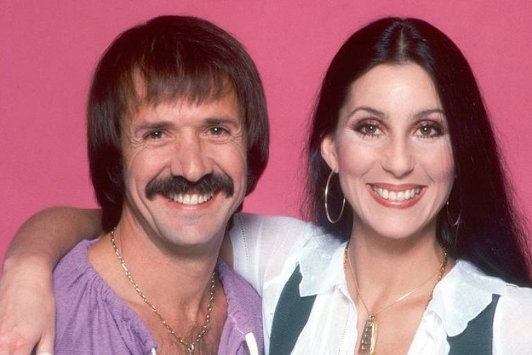 Cher afirma que ex-marido, Sonny Bono, considerou matá-la em quarto de hotel