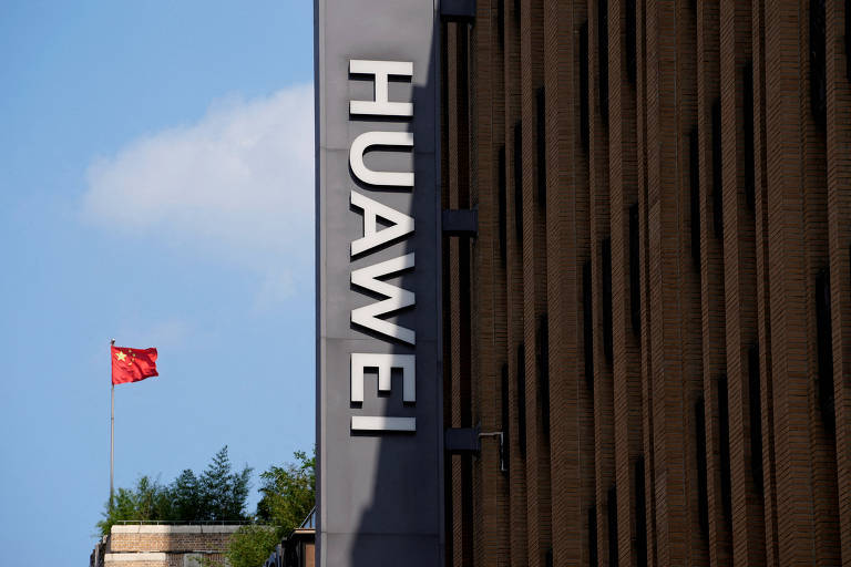 Huawei lançará telefone com seu próprio software em sinal de cisão China-EUA