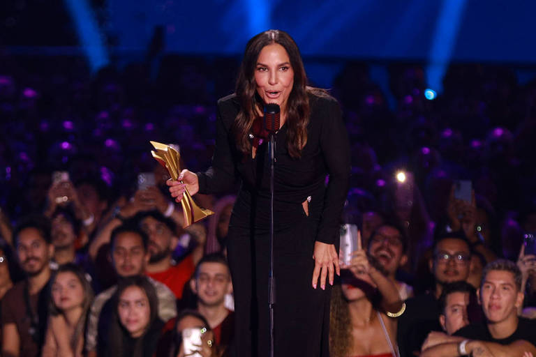 Ivete Sangalo esquece de citar nome de Ludmilla em agradecimento e se desculpa: 'Fiquei nervosa'