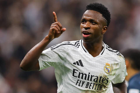 Soccer Football - Intercontinental Cup - Final - Real Madrid v Pachuca - Lusail Stadium, Lusail, Qatar - December 18, 2024 Real Madrid's Vinicius Junior celebrates scoring their third goal REUTERS/Ibraheem Al Omari