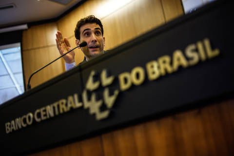 Alta do crédito deve desacelerar em 2025, e fôlego depende de resposta fiscal do governo