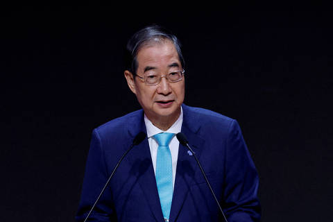 FILE PHOTO: Han Duck-soo, South Korean Prime Minister, gives a speech during the opening ceremony of the AI Global Forum in Seoul, South Korea, May 22, 2024. REUTERS/Kim Soo-hyeon/File Photo ORG XMIT: FW1