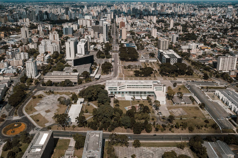 Imóveis de Curitiba foram os que mais encareceram em 2024; veja ranking das capitais