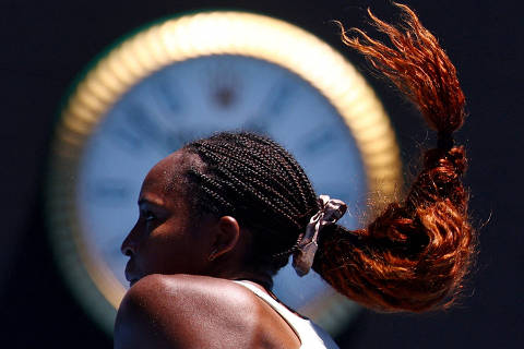 Tennis - Australian Open - Melbourne Park, Melbourne, Australia - January 13, 2025 Coco Gauff of the U.S. in action during her first round match against Sofia Kenin of the U.S. REUTERS/Edgar Su     TPX IMAGES OF THE DAY