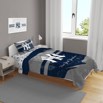 New York Yankees Slanted Stripe 4-Piece Twin Bed Set