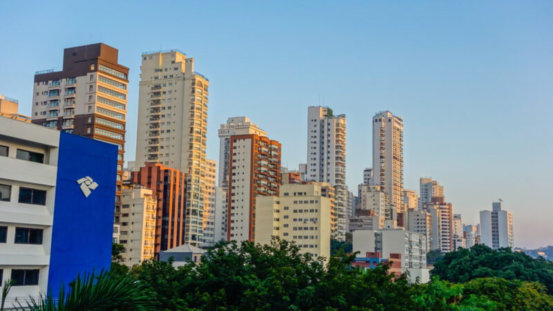 Como ficam os fundos imobiliários para 2025?