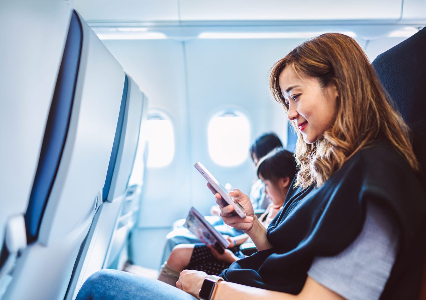 Delta, United and Air France are offering free high-speed wifi to members of their loyalty programmes.