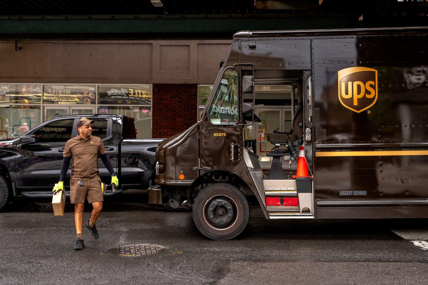 How the top HR executive at UPS hires holiday workers in less than 10 minutes