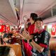 Dans les bus de supporters toulousains, l'heure est à la fête avant la rencontre contre Bordeaux.