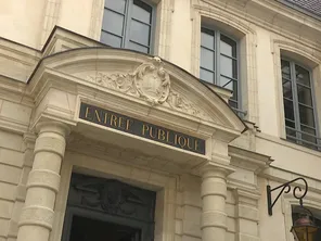 Le tribunal correctionnel d'Arras.