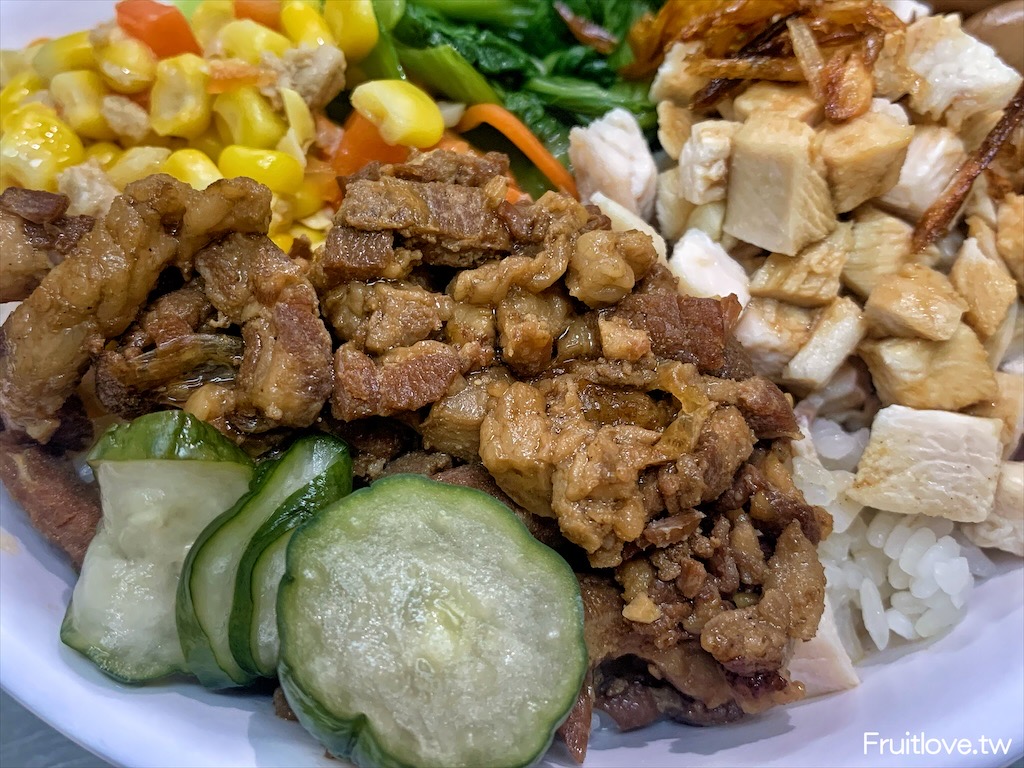 玉眞香美食館–埔里美食｜在地平價美食小吃！經濟又實惠！雞肉飯、雞滷飯份量十足又美味 • 寵物友善 @果果愛Fruitlove