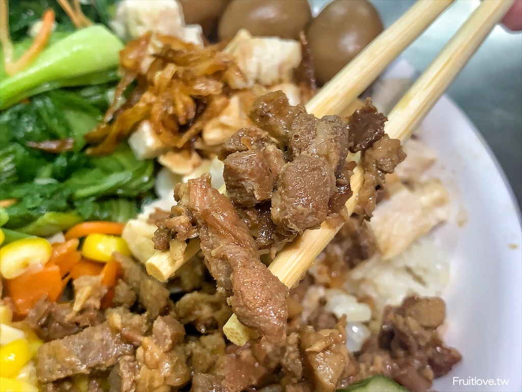 玉眞香美食館–埔里美食｜在地平價美食小吃！經濟又實惠！雞肉飯、雞滷飯份量十足又美味 • 寵物友善 @果果愛Fruitlove