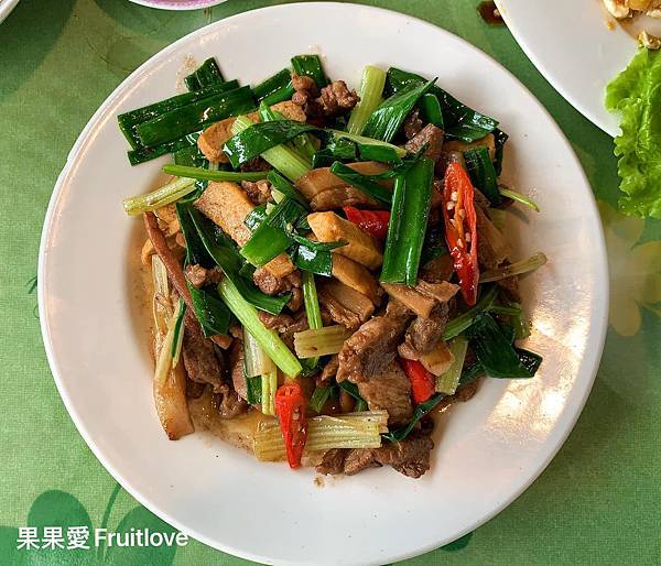 好農村客家美食廣場⟩薑絲大腸酸得夠味，鮮甜的白斬土雞桔醬，還有許多客家料理，寵物友善餐廳-苗栗大湖客家美食 @果果愛Fruitlove