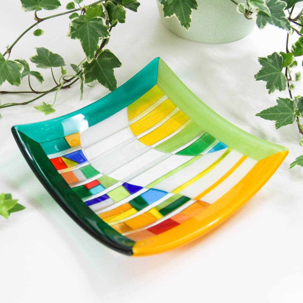 Geometric design table bowl in fused glass Info