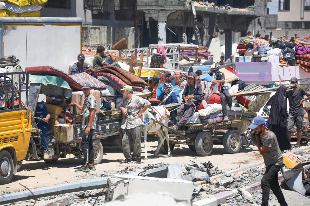 Les habitants de Gaza continuent de chercher des endroits sûrs pour s’abriter.