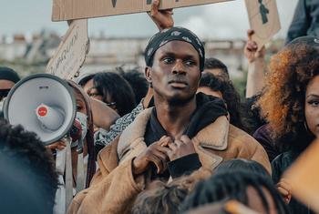 Des manifestants participent à un rassemblement Black Lives Matter à Paris, en France (photo d'archives).