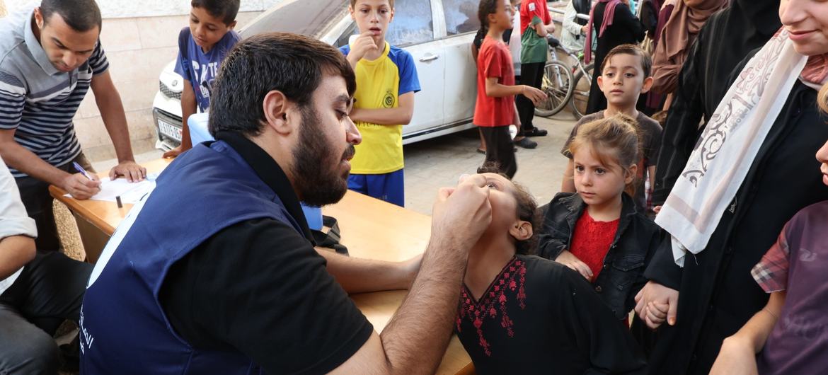 Campagne de vaccination contre la polio dans le centre de Gaza.