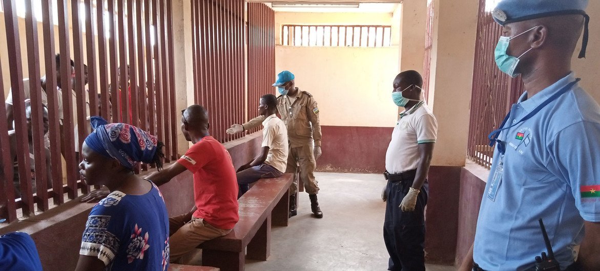 Visiting time at Ngaragba Prison in Bangui, CAR during the COVID-19 pandemic.