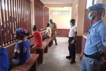 Visiting time at Ngaragba Prison in Bangui, CAR during the COVID-19 pandemic.
