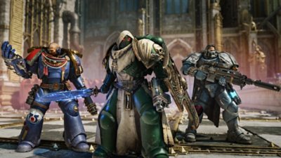 Warhammer 40,000: Space Marine 2 – Capture d’écran montrant des Marines du mode JcE portant divers équipements