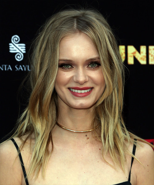 Sara Paxton Long Wavy    Blonde Shag  Hairstyle